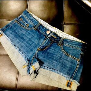 Women’s Size 7 O’NEILL Jean Shorts